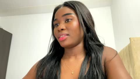 Snapshot of sara_muscle chatting on July 11, 1:52 am Sara online show from July 11, 1:52 am