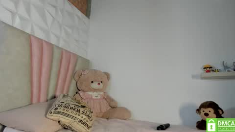 Sara  online show from March 9, 7:40 pm