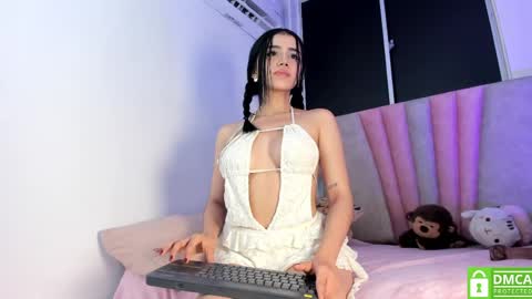 Snapshot of sara_nami chatting on June 7, 2:05 am Sara online show from June 7, 2:05 am