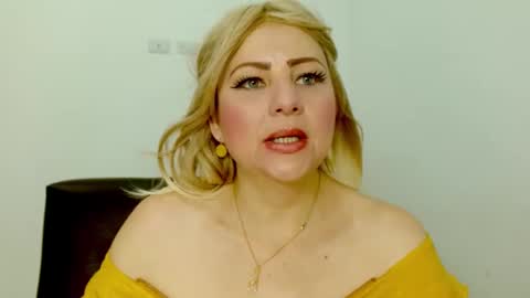 katiasupreme online show from January 19, 12:17 am