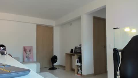 Snapshot of sara_oxford chatting on September 9, 9:47 pm Sara online show from September 9, 9:47 pm