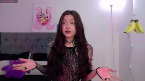 Sara online show from October 27, 5:06 pm