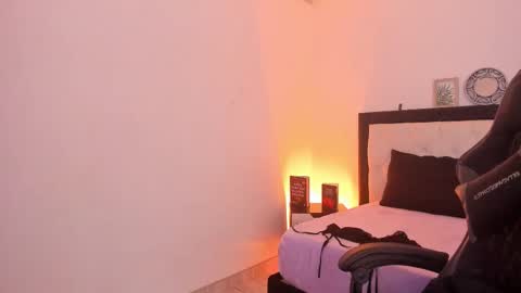 sara_roades online show from December 14, 2:11 pm