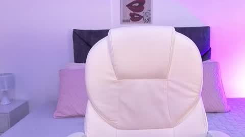 sara  online show from October 28, 3:47 pm