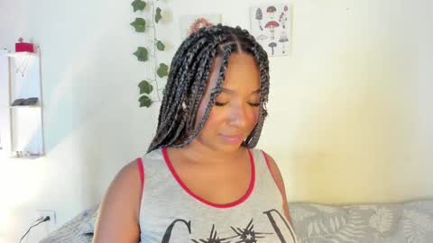 Snapshot of sara_sophiee chatting on January 13, 1:34 am sara sofia online show from January 13, 1:34 am