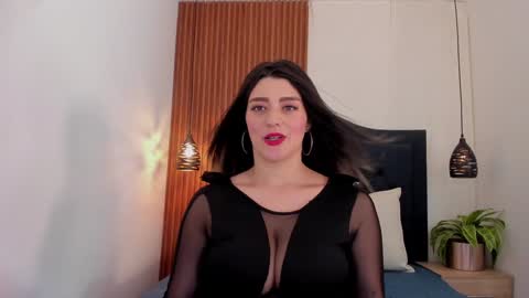 Snapshot of sara_stone17 chatting on December 9, 7:39 pm  -  online show from December 9, 7:39 pm