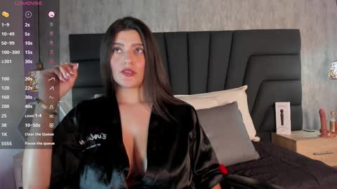 Snapshot of sara_stone17 chatting on January 27, 2:24 pm  -  online show from January 27, 2:24 pm