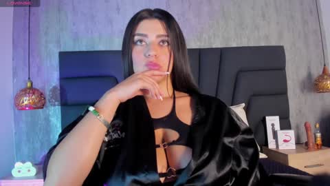 Snapshot of sara_stone17 chatting on February 4, 2:32 pm  -  online show from February 4, 2:32 pm