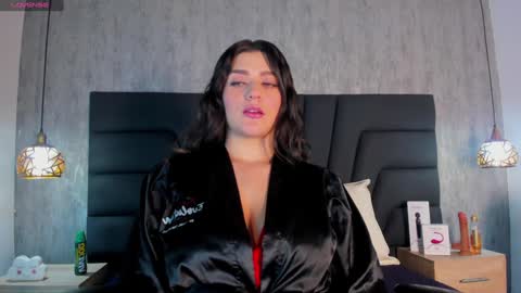 Snapshot of sara_stone17 chatting on February 5, 11:23 am  -  online show from February 5, 11:23 am