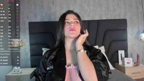 Snapshot of sara_stone17 chatting on February 11, 2:46 pm  -  online show from February 11, 2:46 pm