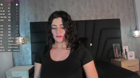 Snapshot of sara_stone17 chatting on February 25, 2:33 pm  -  online show from February 25, 2:33 pm