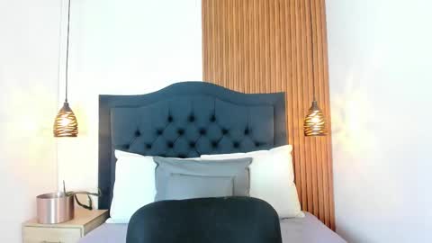 Snapshot of sara_stone17 chatting on September 24, 11:35 am  -  online show from September 24, 11:35 am