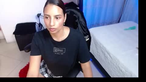 Snapshot of sara_thompson01 chatting on April 9, 2:33 am SARA online show from April 9, 2:33 am