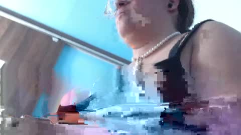 Snapshot of sara_thonson_ chatting on December 12, 5:52 am sara_thonson_ online show from December 12, 5:52 am