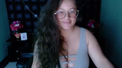 Snapshot of sara_thonson_ chatting on December 27, 7:08 am sara_thonson_ online show from December 27, 7:08 am