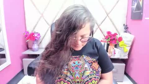 sara_thonson_ online show from November 29, 1:58 pm