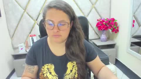 sara_thonson_ online show from April 24, 4:48 am