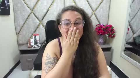 sara_thonson_ online show from April 25, 5:10 am