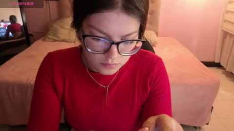 Snapshot of sara_valderrama_ chatting on July 4, 12:55 pm sara_valderrama_ online show from July 4, 12:55 pm