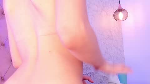 Snapshot of saraa_joness_ chatting on June 9, 7:58 pm Sara online show from June 9, 7:58 pm
