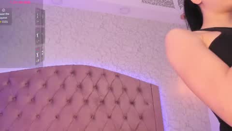 Snapshot of saraa_joness_ chatting on June 20, 6:54 pm Sara online show from June 20, 6:54 pm