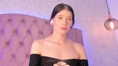 Snapshot of saraa_joness_ chatting on July 18, 7:17 pm Sara online show from July 18, 7:17 pm