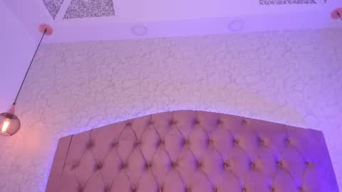 Snapshot of saraa_joness_ chatting on August 1, 6:51 pm Sara online show from August 1, 6:51 pm