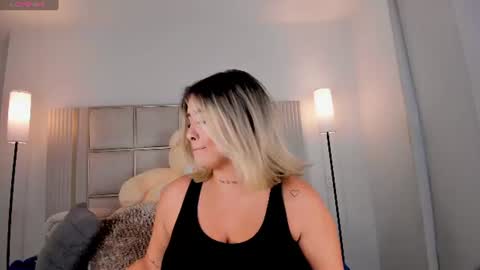 Sara Miller  online show from June 16, 10:56 pm