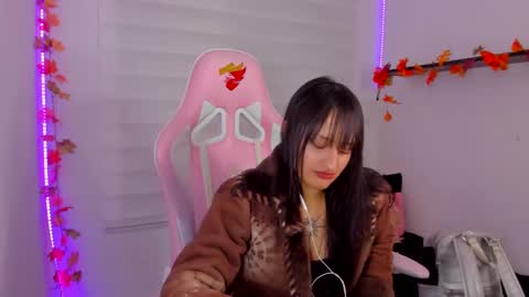 Sarah Ramirez online show from November 18, 3:01 am