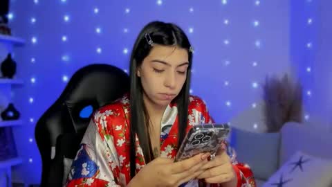 Sara online show from December 3, 9:24 pm