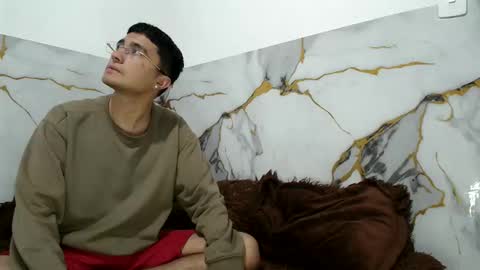 sara and thomas online show from February 26, 3:16 am