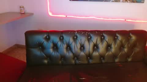 Snapshot of saraapril_1 chatting on December 31, 9:17 pm SARAHGIL online show from December 31, 9:17 pm