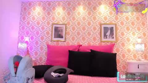 SaraAvila  online show from June 19, 8:56 pm