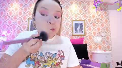 SaraAvila  online show from July 25, 7:33 pm
