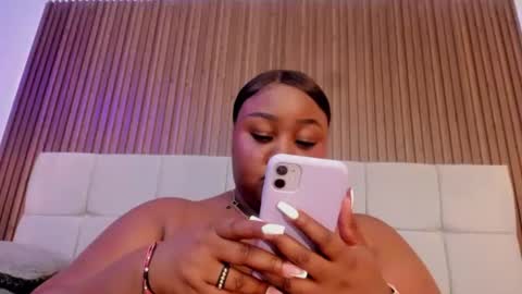 Snapshot of saraby_blandon chatting on August 1, 11:09 am online show from August 1, 11:09 am