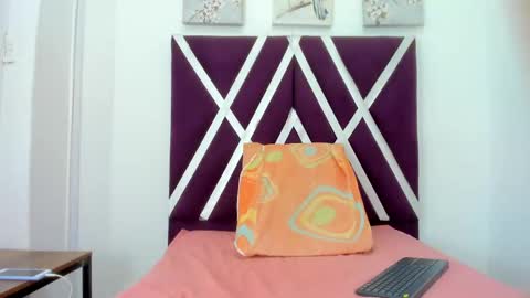 Snapshot of saracardona_1 chatting on September 27, 7:41 pm Sara Cardona online show from September 27, 7:41 pm