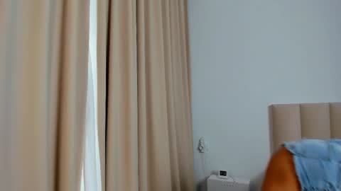 saradiamond01 online show from March 1, 12:23 pm