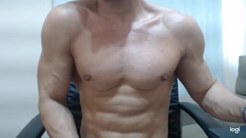 saradorj92 online show from December 1, 8:09 pm