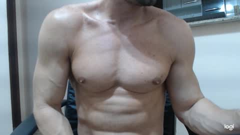 saradorj92 online show from December 7, 7:16 am