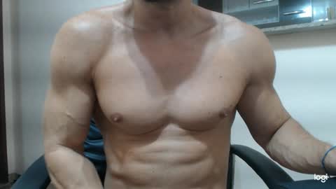 saradorj92 online show from January 27, 8:40 am