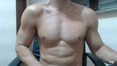 saradorj92 online show from January 31, 11:45 pm