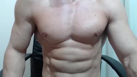 saradorj92 online show from February 20, 6:37 am