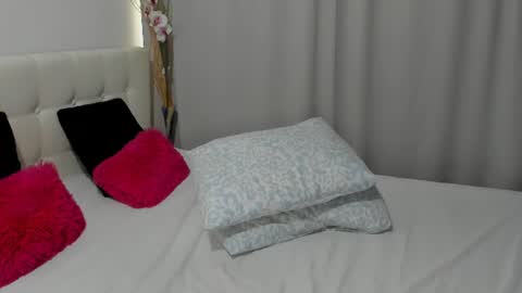 Snapshot of saradusk chatting on July 5, 3:34 am Sara online show from July 5, 3:34 am