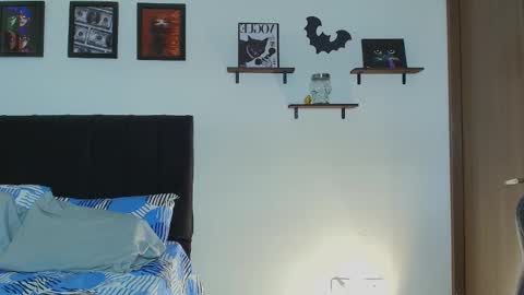 Snapshot of saraevil chatting on November 23, 6:13 am Sara online show from November 23, 6:13 am