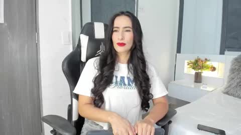 Snapshot of saragomez_1 chatting on October 5, 12:47 pm Sara Gomez online show from October 5, 12:47 pm