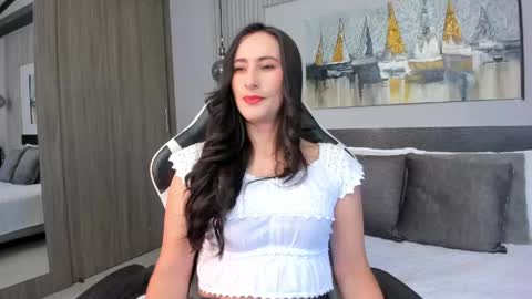 Snapshot of saragomez_1 chatting on May 30, 12:35 pm Sara Gomez online show from May 30, 12:35 pm