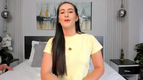 Snapshot of saragomez_1 chatting on June 3, 1:57 pm Sara Gomez online show from June 3, 1:57 pm