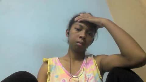 sarah146341 online show from May 3, 7:25 am
