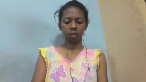 sarah146341 online show from May 3, 7:31 pm