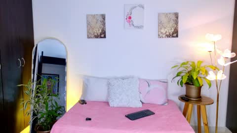 sarah  cinnamon online show from April 27, 7:34 pm